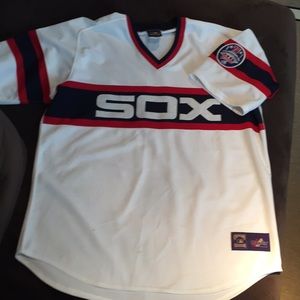 Throwback Chicago White Sox’s Jersey